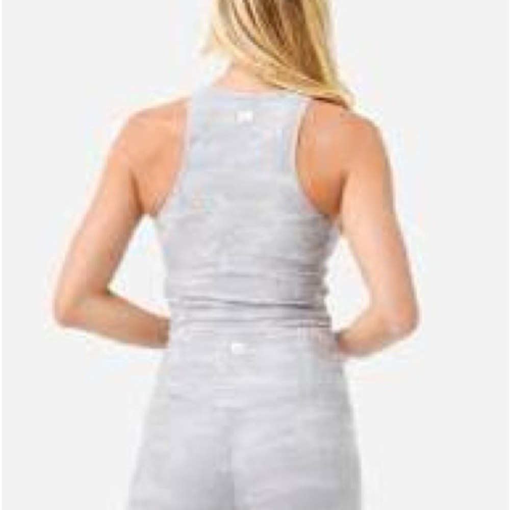 Vuori Mudra Women’s Plyo Tank - Picture 2 of 7